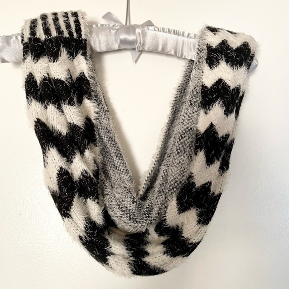 Women’s Black and White Fuzzy Infinity Loop Scarf - Picture 2 of 9